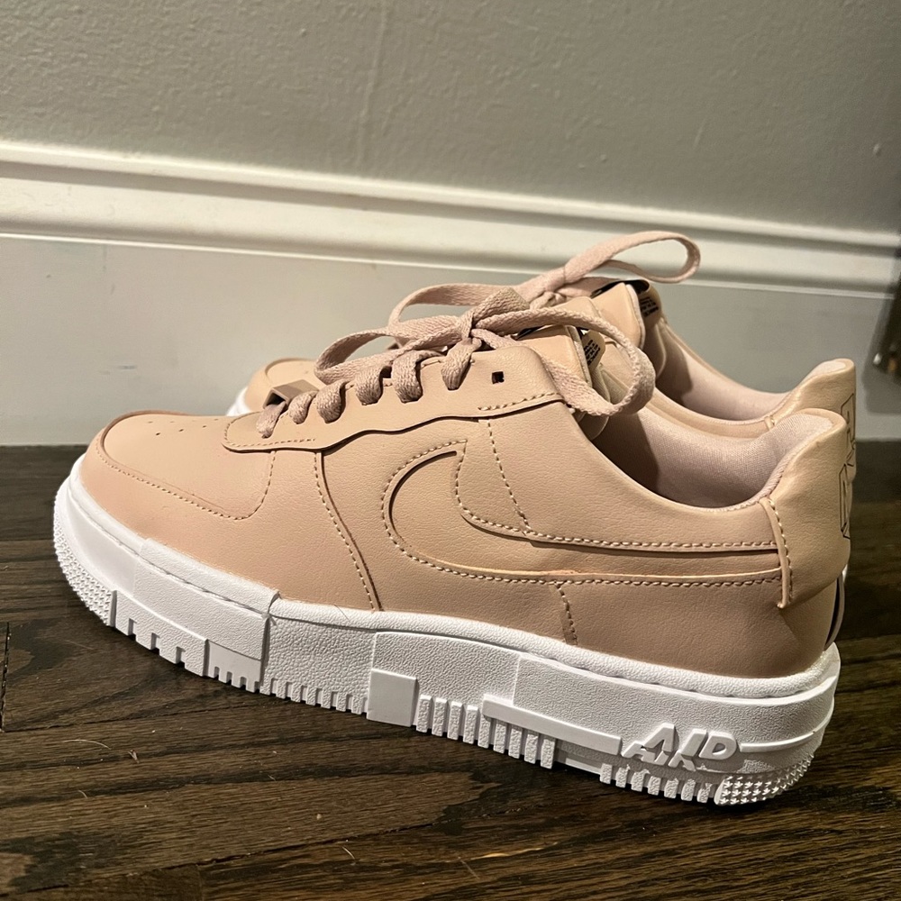 Nike Air Force 1 Pixel NEW